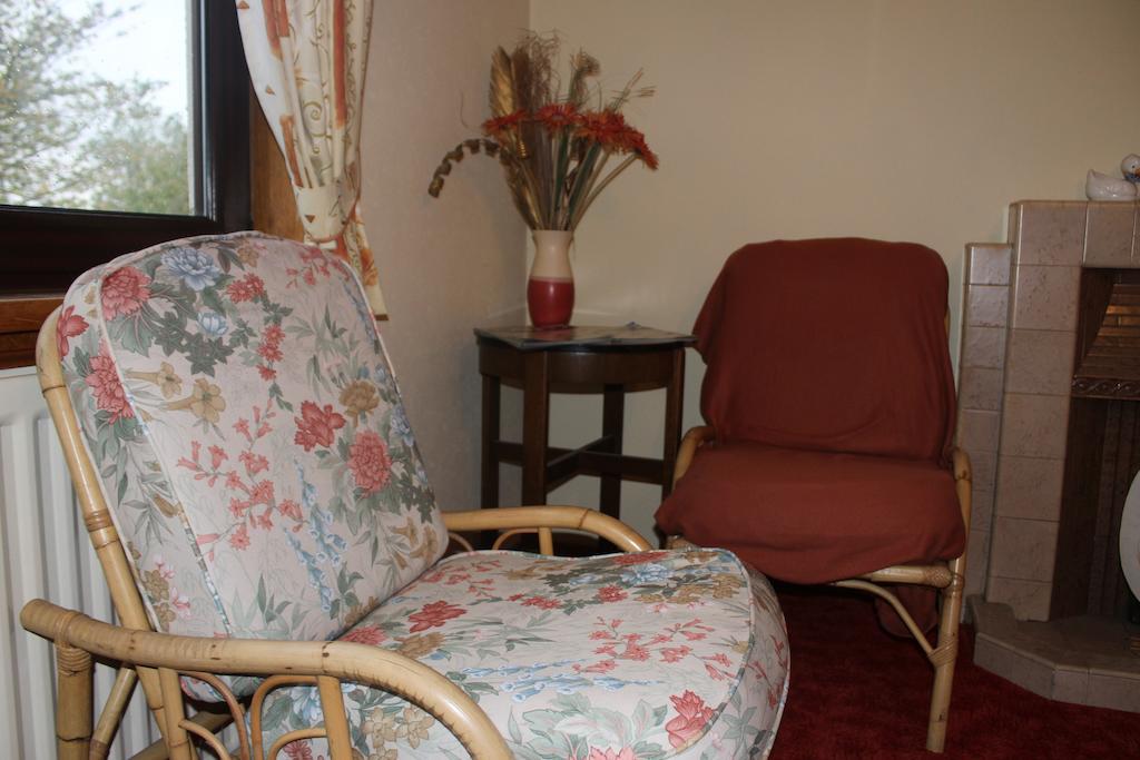 인버루리 더 블랙 불 인 B&B 외부 사진