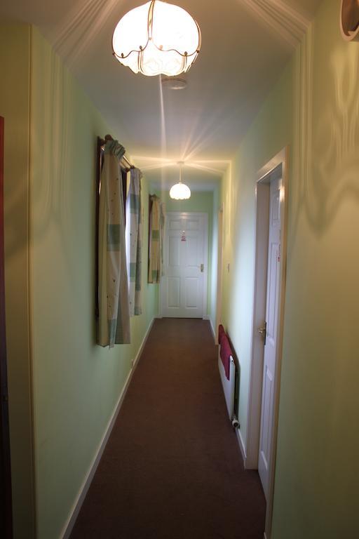 인버루리 더 블랙 불 인 B&B 외부 사진